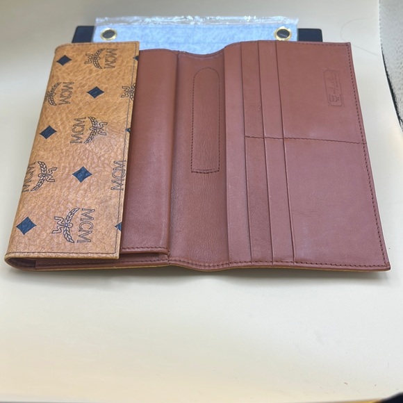 MCM Visetos Wallet and Glasses Bundle - Picture 3 of 14